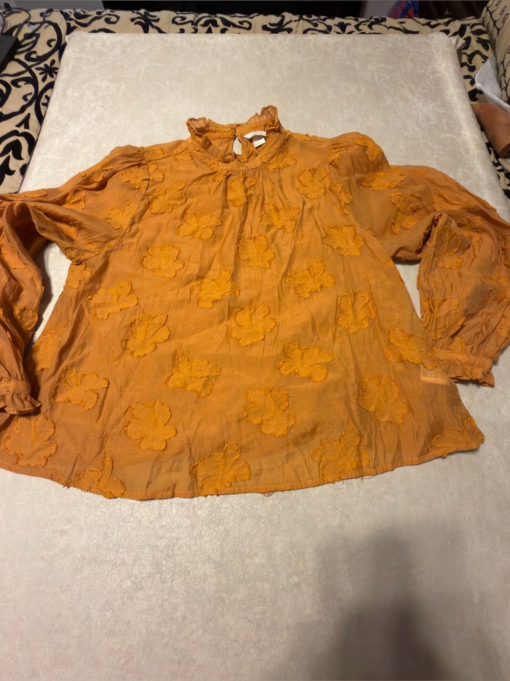 H&M Women's Jaquard Weave Gold Long Sleeve Blouse. Size 10. #9577